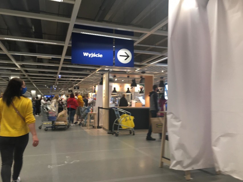 Katowicka Ikea została oblężona przez tłumy klientów.