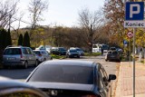 Mieszkańcy okolic parku Zakrzówek obawiają się o parkingi. Ile miejsc postojowych tam powstanie?