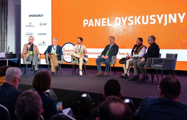 Zdjęcia z poprzednich edycji. Panel dyskusyjny