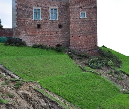 To osuwisko to skutek nawałnicy, jaka pod koniec lipca przeszła nad Sandomierzem.