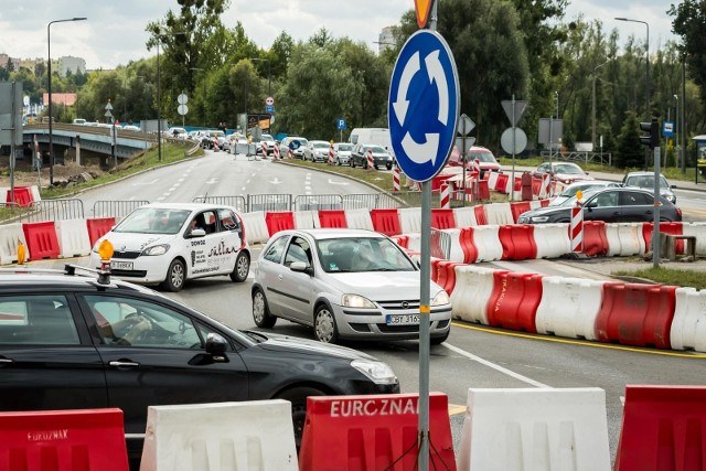 Zmieniona organizacja ruchu na  ulicy Fordońskiej ma obowiązywać przez 10 miesięcy.