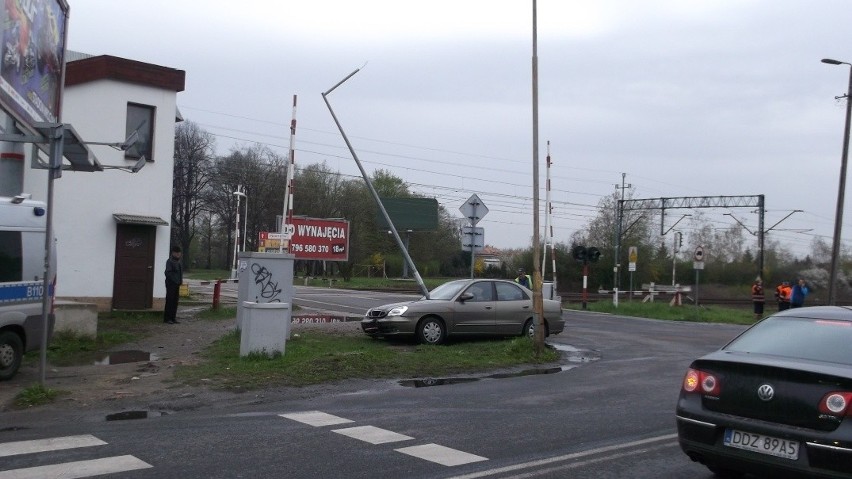 Wrocław: Wypadek na Balonowej. Trzy osoby ranne (ZDJĘCIA)