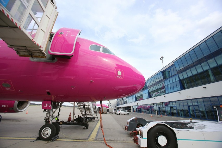 Samolot Wizz Air awaryjnie lądował na lotnisku w Pyrzowicach...