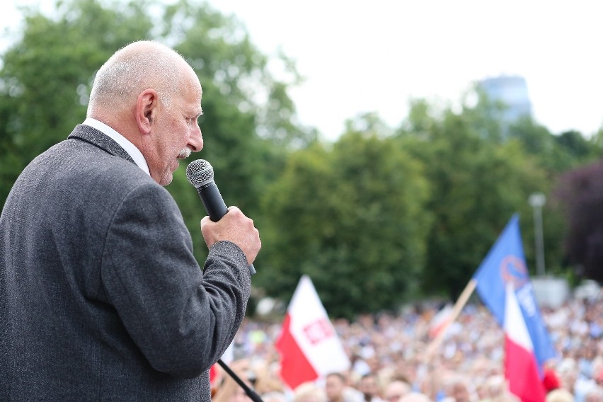 Protest na Placu Solidarności przeciwko reformie sądów. Przyszedł tłum [zdjęcia, wideo] 