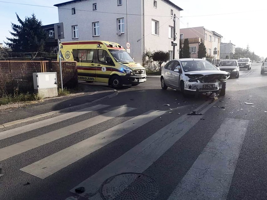 Zderzenie dwóch fordów na skrzyżowaniu Nasypowa i Czerwonego Krzyża w Bydgoszczy 