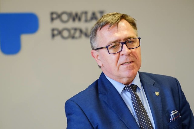 Jan Grabkowski, starosta poznański, który choruje na Covid-19 przebywa pod opieką lekarzy w szpitalu przy Szwajcarskiej w Poznaniu