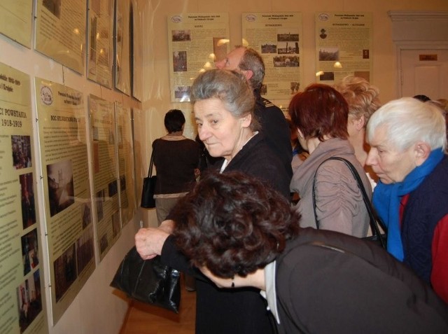 Wystawę poświęconą powstaniu oglądać można w Kcyni, W piątek  historyczna ekspozycja otwarta będzie w Sadkach