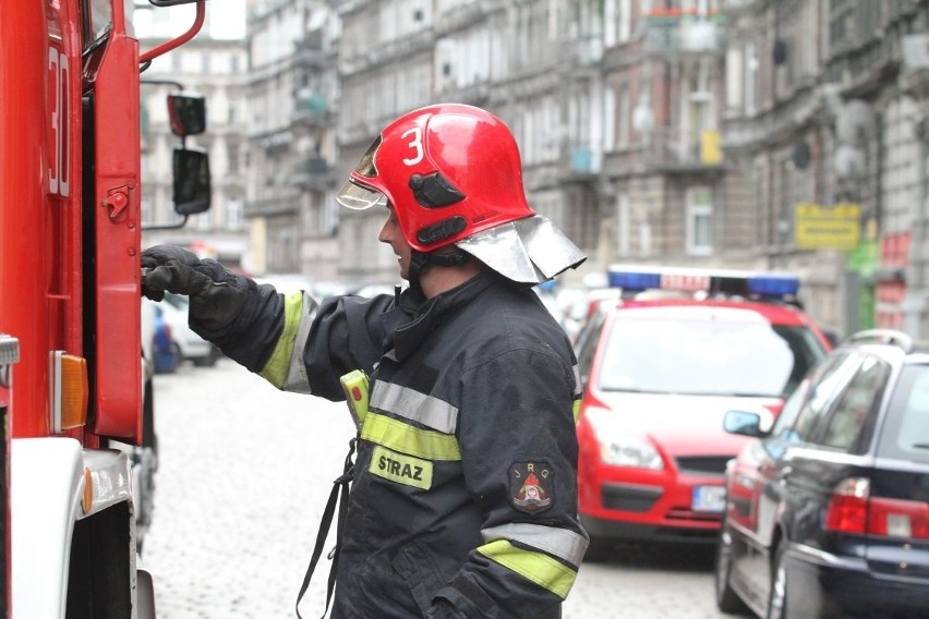 Wrocław: Pożar przy Mierniczej. Zginął niepełnosprawny 33-letni mężczyzna (ZDJĘCIA)