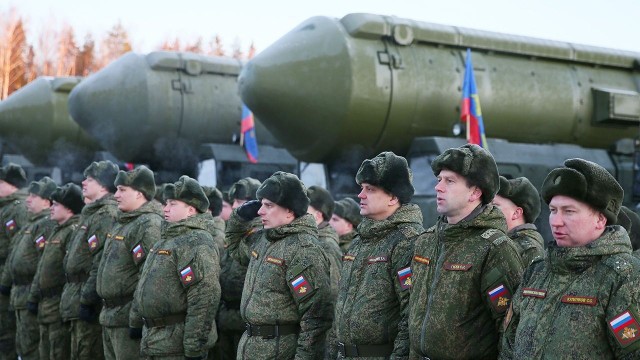 Poseł Lewicy dodał, że „teraz Europa i świat tym bardziej muszą być solidarni z narodem ukraińskim i z większą determinacją i siłą należy wspierać militarnie armię naszego sąsiada”