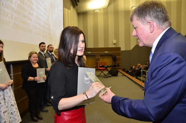 W poniedziałek, 11 marca uhonorowaliśmy powiatowych i wojewódzkich laureatów plebiscytu Osobowość Roku 2018Zobacz kolejne zdjęcie --->