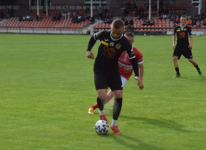 3 liga. KSZO 1929 Ostrowiec Świętokrzyski wygrał na wyjeździe ze Stalą Kraśnik, drużyną swojego byłego trenera