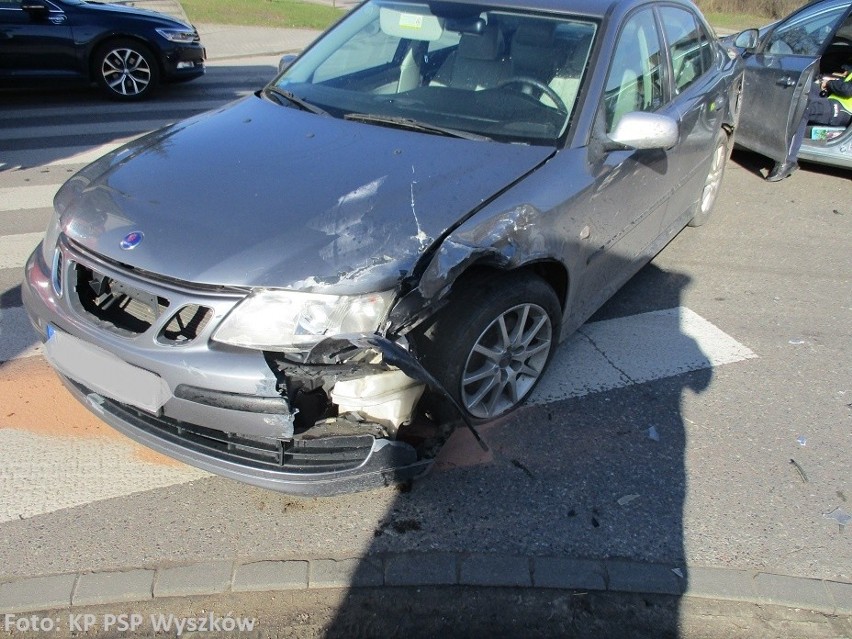 Wyszków: zderzenie volkswagena i saaba [ZDJĘCIA]