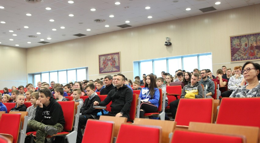 Andrzej Supron spotkał się z lubelskimi uczniami i studentami, by promować zapasy (ZDJĘCIA)