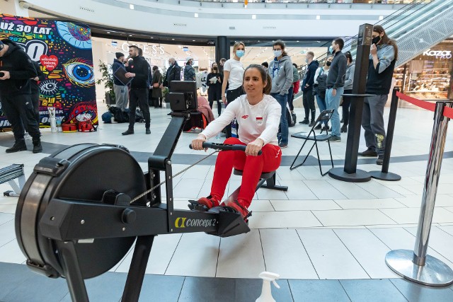 Jedną z uczestniczek bicia rekordu była krakowska wioślarka, wicemistrzyni olimpijska z Tokio Maria Sajdak