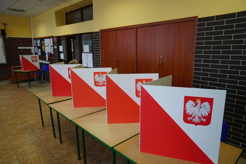 Głosujący w Poznaniu otrzymują dziś 3 karty do głosowania