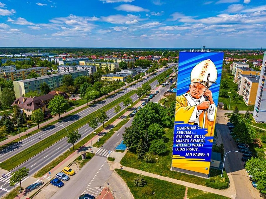 Powstanie mural świętego Jana Pawła II w Stalowej Woli. Jeśli mieszkańcy bloku wyrażą zgodę [ZDJĘCIA]