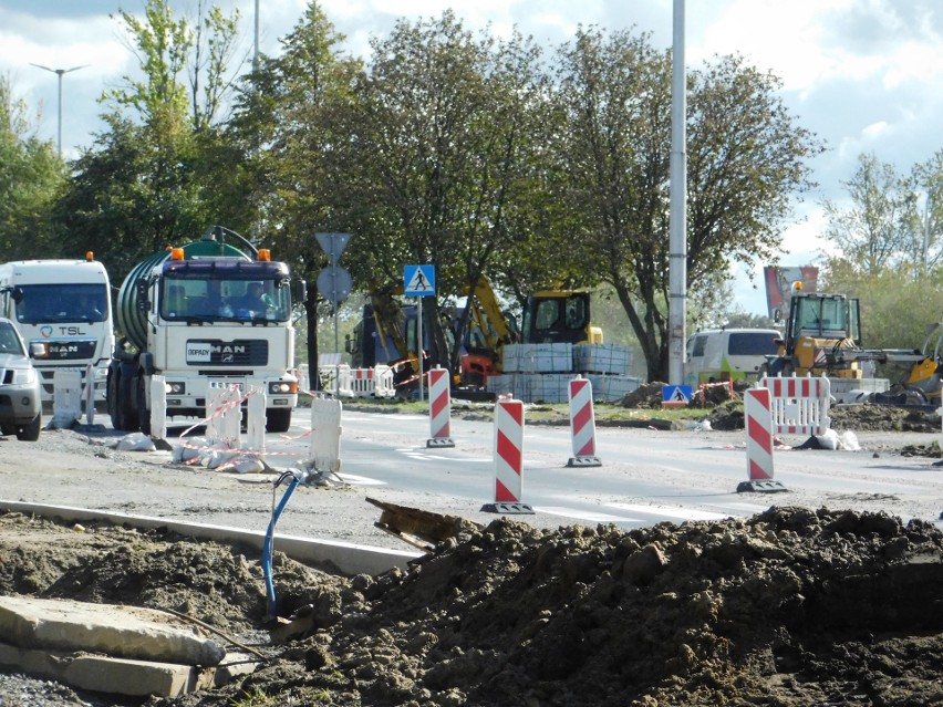 W Koszalinie trwa przebudowa ronda przy ulicy Śniadeckich i...