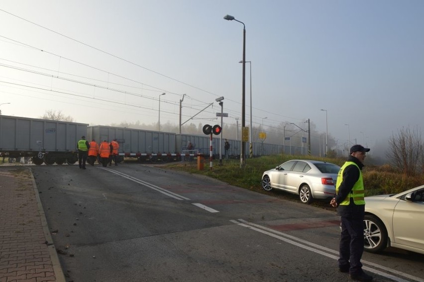 Po wypadku dwóch pociągów Suchedniowie. Wielkie zamieszanie w ruchu (ZDJĘCIA, WIDEO)