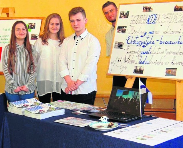 Uczniowie kazimierskiego liceum  pokazali prace - wykonane w czasie kwietniowego spotkania projektowego w Akaa w Finlandii.