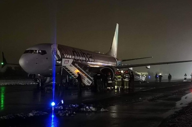 Samolot linii Flydubai, który awaryjnie lądował w Krakowie, wyruszy do Dubaju w poniedziałek po południu.