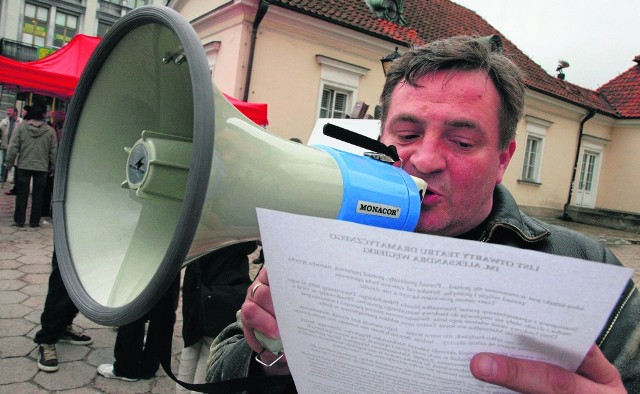 Aktor Marek Tyszkiewicz 10 lat temu protestował przeciw zmianie patrona. Zdania nie zmienił. - Pamiętajmy, że w czasie pierwszego Sowieta Węgierko grał sztuki po polsku - mówi dziś. 