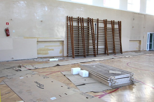 W Publicznej Szkole Podstawowej w Przytyku  prowadzona jest modernizacja budynku.