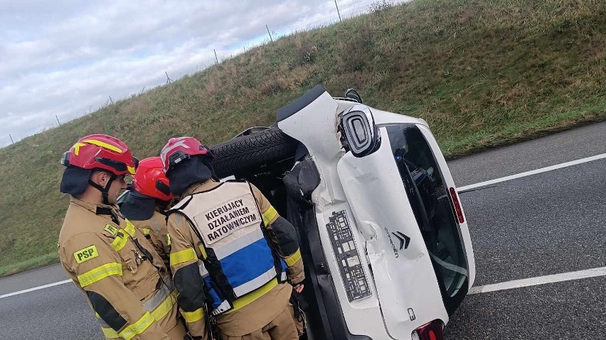Wypadek na autostradzie A4 w rejonie Krakowa. Trzy auta rozbite