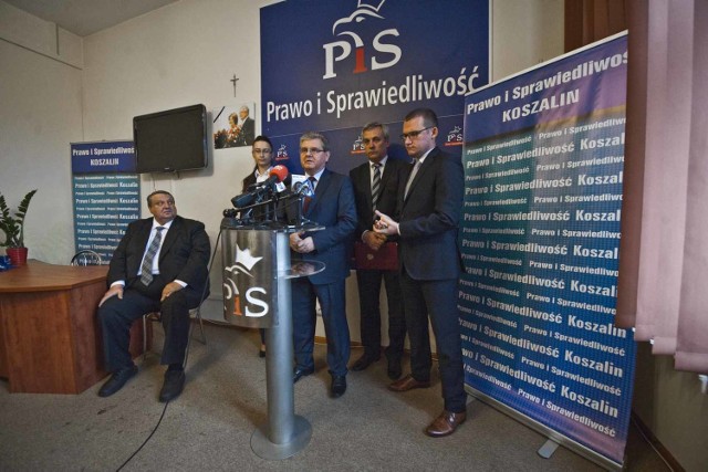 W środę do Koszalina zjechali parlamentarzyści PiS z regionu, a wraz z nimi wiceminister infrastruktury Jerzy Szmit. Powód wizyty był jeden - budowa dróg S6 i S11.