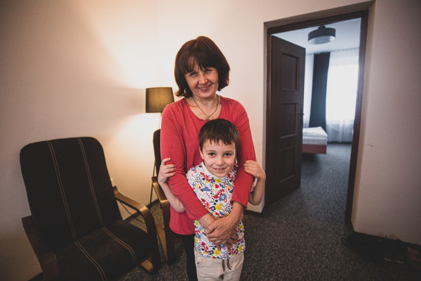 Katerina Drobit, jej dzieci i mama, znaleźli schronienie w...