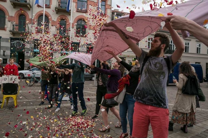 Krakowscy studenci na Placu Szczepańskim protestowali przeciwko reformie Gowina