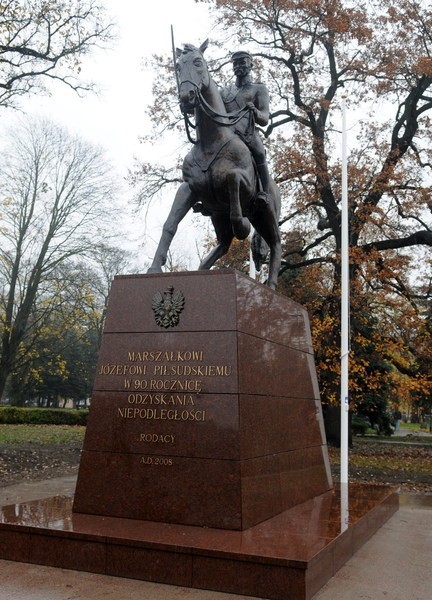 Pod pomnikiem marszałka Józefa Piłsudskiego odbędą się główne uroczystości Święta Niepodległości
