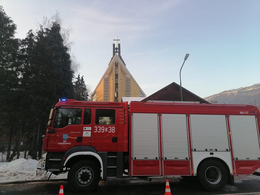 Pożar Zabytkowego Domu W Szczyrku, Ogień Przy Bielskiej Ul. Laskowej. Pracowite Święta Strażaków Z Powiatu Bielskiego | Dziennik Zachodni