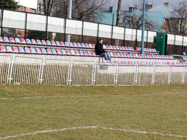 Obecnie na stadionie Strumyka mecze rozgrywają tylko grupy młodzieżowe. Seniorzy są zmuszeni grać w Łańcucie.