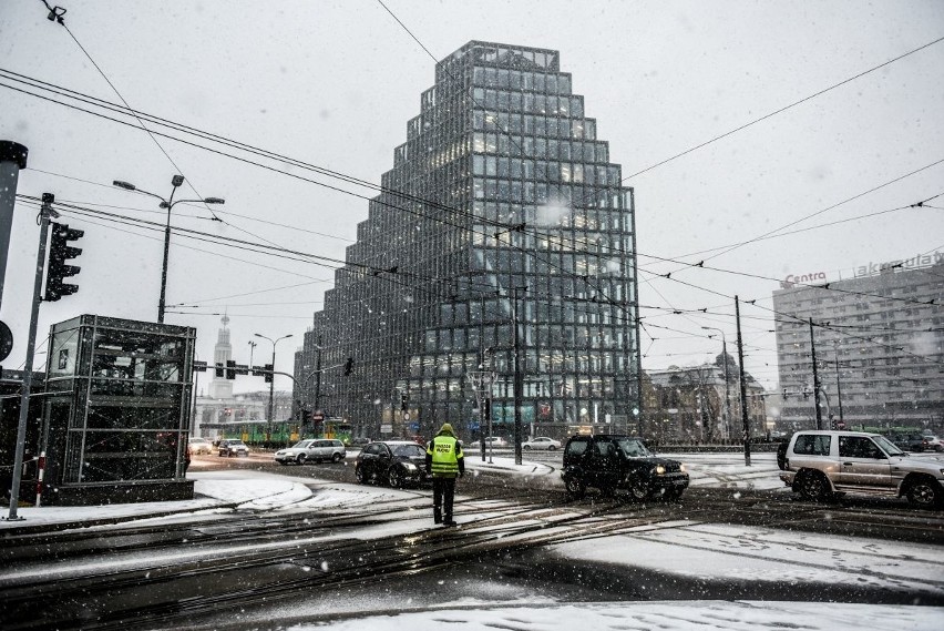 Śnieżyca w Poznaniu. Zasypało całe miasto