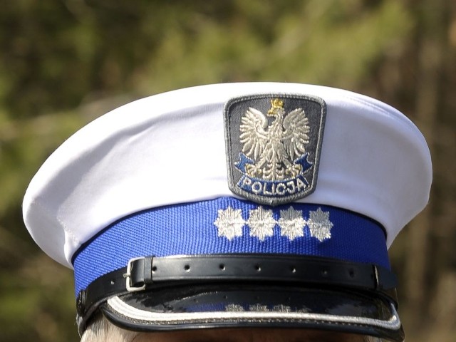 Pracownik cywilny Komendy Powiatowej Policji w Aleksandrowie Kujawskim wrzucił policyjny sprzęt do Wisły