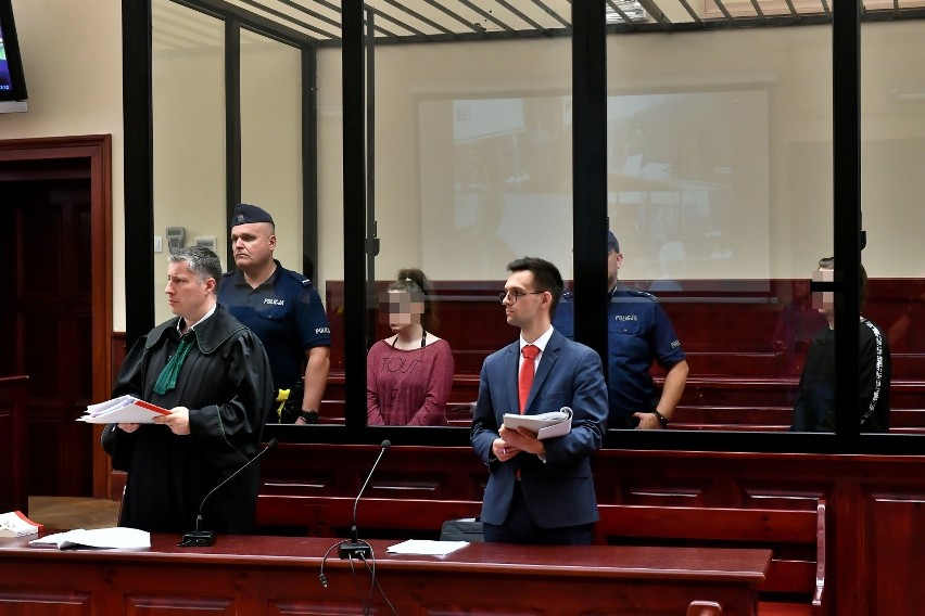 Oskarżeni Sebastian J. i Martyna S.  w Sądzie Okręgowym w...