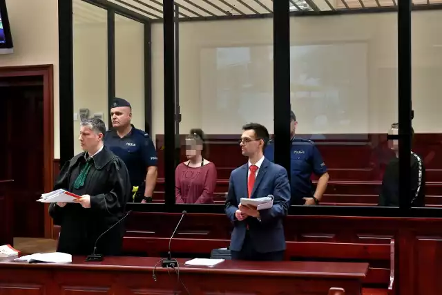 Oskarżeni Sebastian J. i Martyna S.  w Sądzie Okręgowym w Świdnicy.