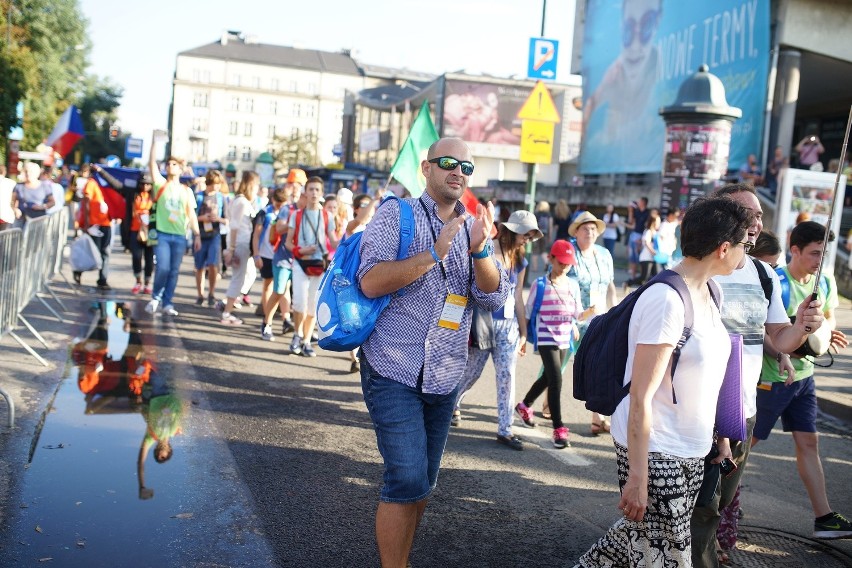 ŚDM w Krakowie. ZIKiT apeluje: Do Brzegów idźcie pieszo