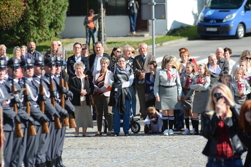 Odsłonięcie pomnika w Ożarowie