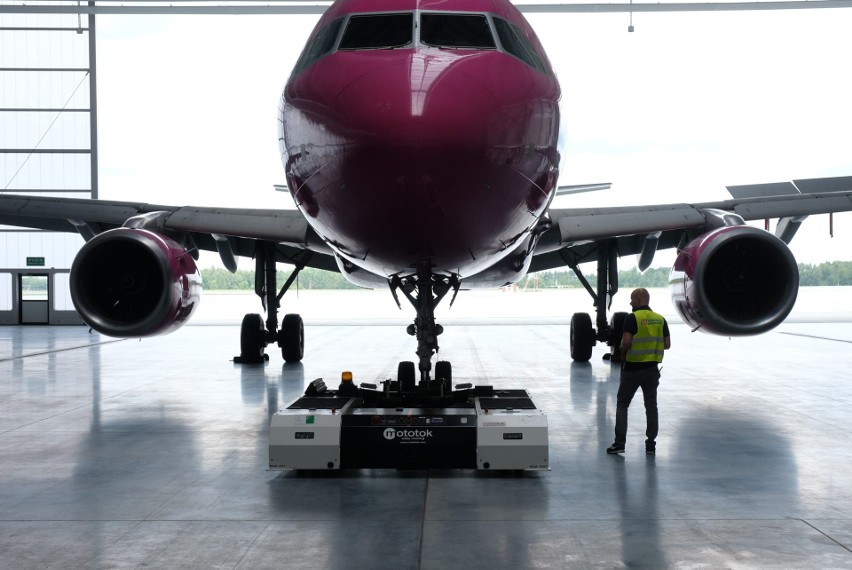 7 lipca uroczyście otwarto nowy hangar techniczny na...