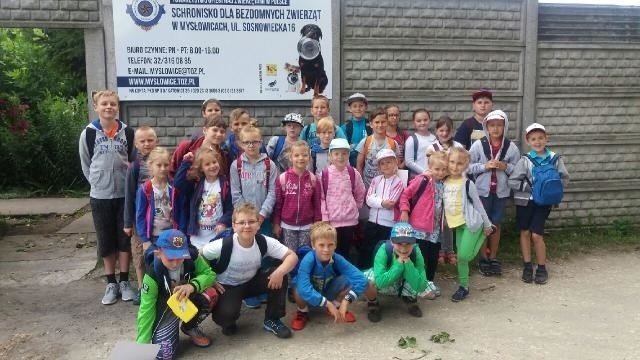 Dzieci odwiedziły zwierzaki w schronisku w Mysłowicach