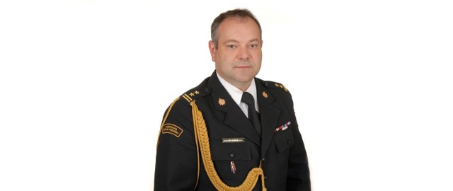 Na kolejnych slajdach oświadczenie majątkowe brygadiera Konrada Ujmy, komendanta powiatowego Państwowej Straży Pożarnej w Pajęcznie.