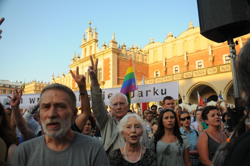 Kraków. Wielki protest na Rynku Głównym w obronie sądów