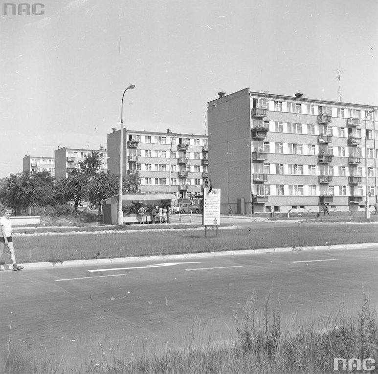 W tym czasie powstawało nowe osiedle mieszkaniowe "Piasta".
