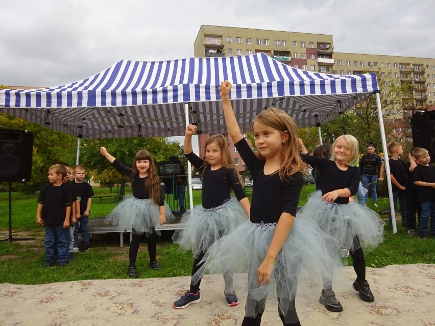 Piknik na osiedlu Ogrody w Ostrowcu. Mieszkańcy wspólnie powitali jesień [ZDJĘCIA]