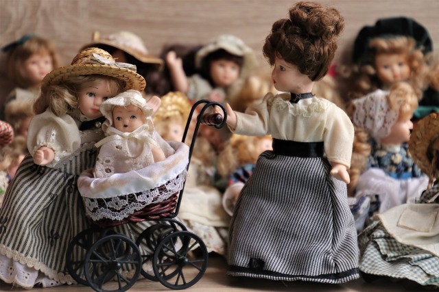 Porcelanowe lalki - to pasja Pani Teresy Waydowicz, która ma ich już ponad 1400 sztuk!