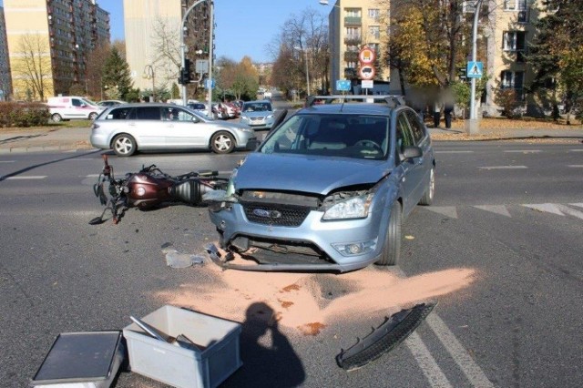 Na miejscu wypadku interweniowały służby: policja, straż pożarna i karetka pogotowia