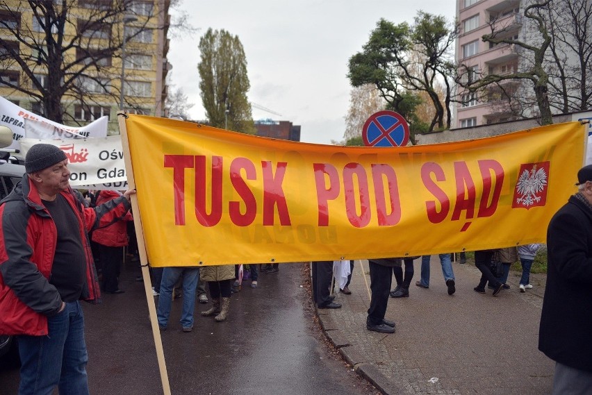 Gdańsk: Manifestacja związkowców pod hasłem "Dość lekceważenia społeczeństwa" [ZDJĘCIA]