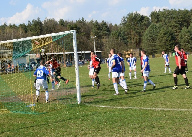Fragment meczu Świt Ćmielów - UKS Baćkowice (5:0)
