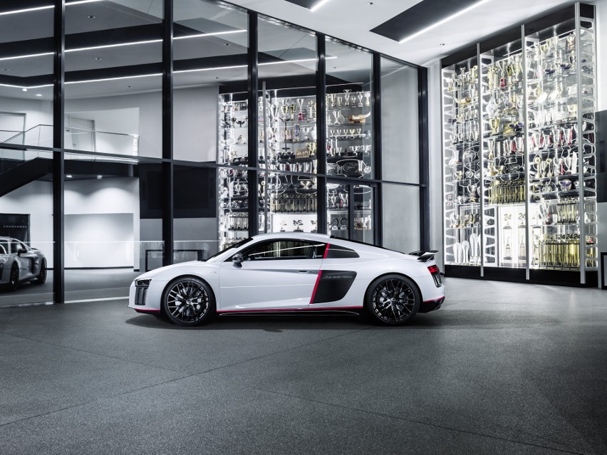 Audi R8 Coupe V10 plus w wydabiu selection 24h...